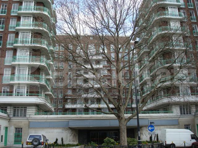 			new instruction, 3 Bedroom, 1 bath, 1 reception Flat			 Gloucester Place, MARYLEBONE